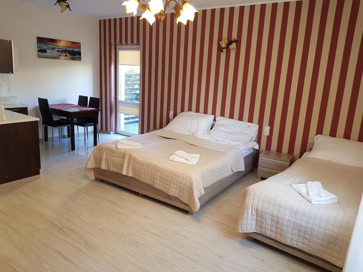 Apartamenty Maja -Pokoje - Domy Wakacyjne -Basen Podgrzewany -Jacuzzi - Sauna Леба Экстерьер фото