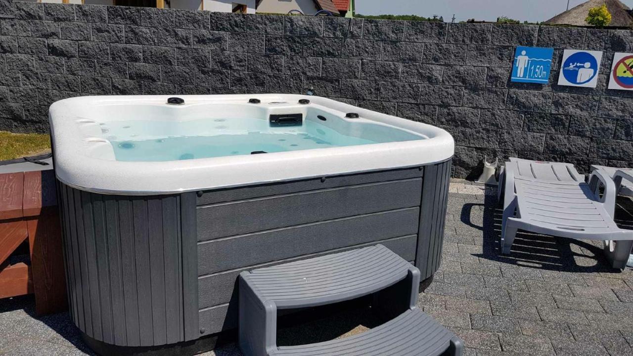 Apartamenty Maja -Pokoje - Domy Wakacyjne -Basen Podgrzewany -Jacuzzi - Sauna Леба Экстерьер фото