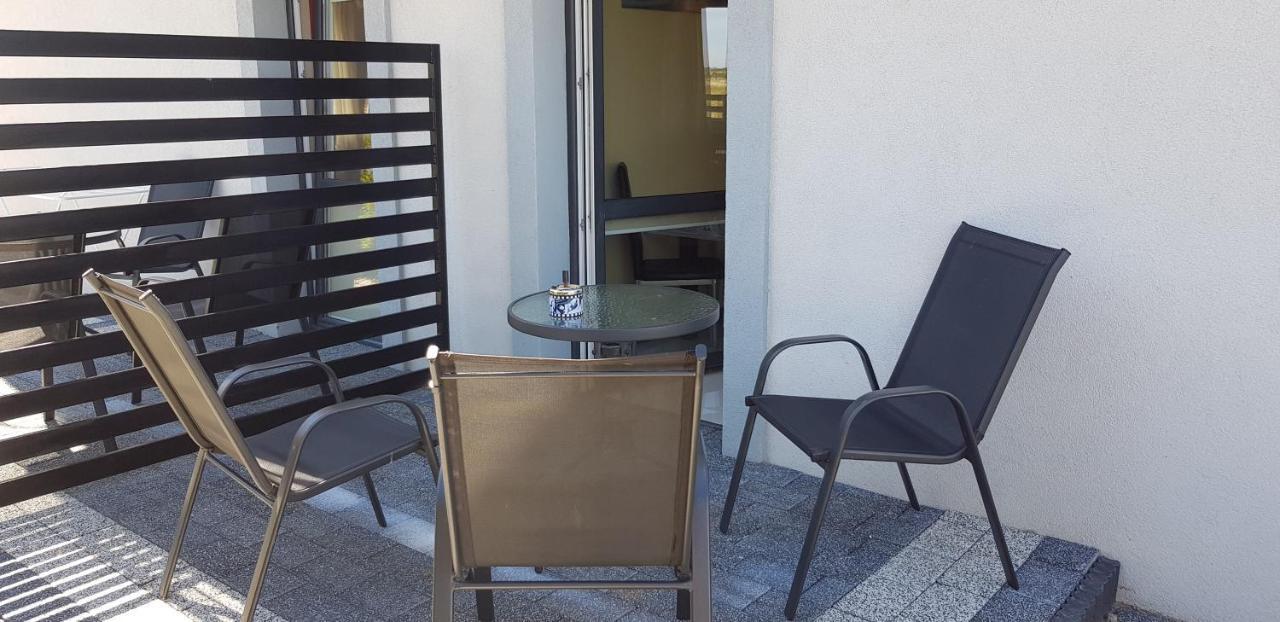 Apartamenty Maja -Pokoje - Domy Wakacyjne -Basen Podgrzewany -Jacuzzi - Sauna Леба Экстерьер фото