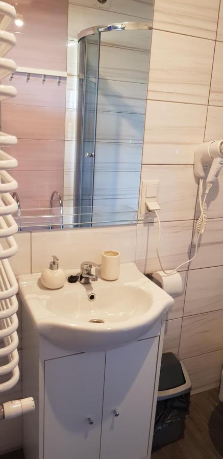 Apartamenty Maja -Pokoje - Domy Wakacyjne -Basen Podgrzewany -Jacuzzi - Sauna Леба Экстерьер фото